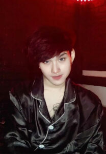 Owen-Simiran-เสื้อดำ