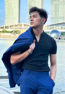 เเอล-วิทยา-เสื้อกรม