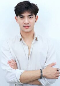 เเอล-วิทยา-เสื้อเชิ้ตขาว