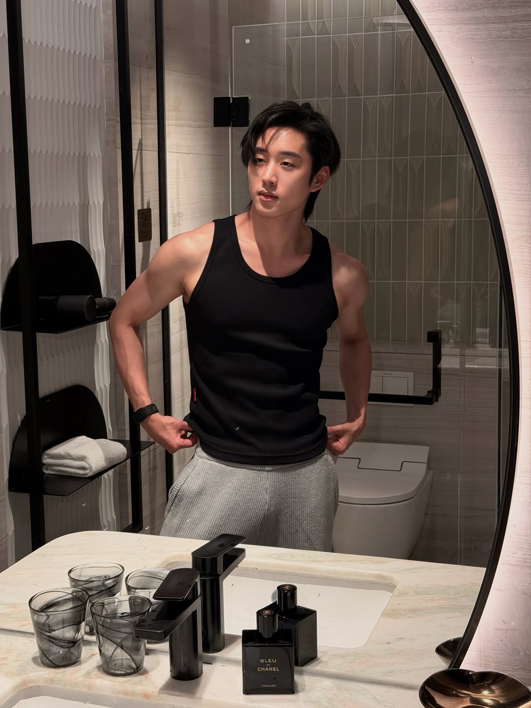เอส ศุภ รูปเดี่ยวจาก Instagram @est_rvp