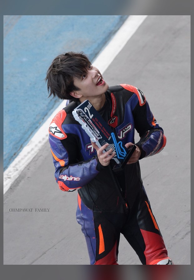 โอม ภวัต ถ่ายภาพแฟชั่นระยะใกล้